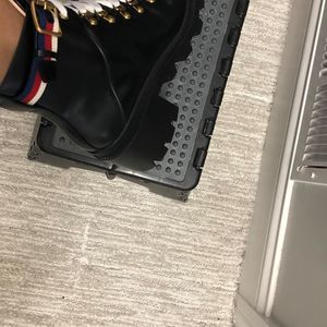 Meet your Posher, Yvette